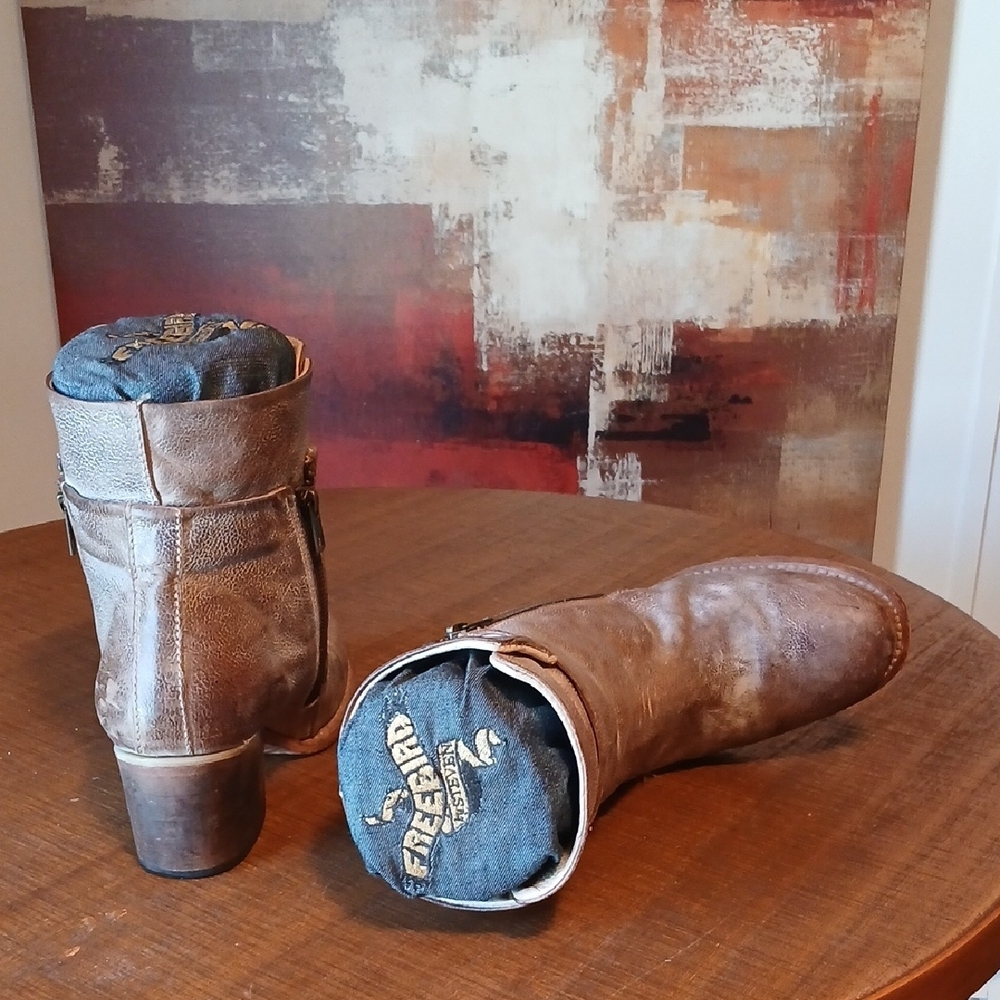 Freebird Distressed Brown Heeled Boots - Picture 4 of 7
